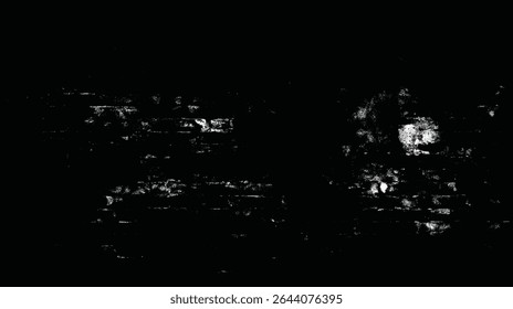 uma imagem granulada de alto contraste mostrando uma parede de tijolos escuros com pontos de luz espalhados em uma paleta monocromática