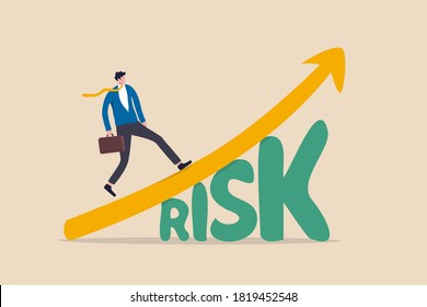 Hochrisikoreiche Aktienmarktinvestitionen, der Handel mit riskanten Anlagegütern, die das Wachstumsrendite-Konzept belohnen, selbstbewusste intelligente Anleger, die auf dem wachsenden Aktienmarkt über dem Wort Risiko stehen.