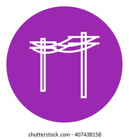 Icono de línea de línea de alimentación de alta tensión.