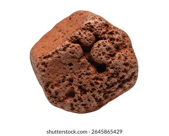 Close-up de alta resolução de rocha de bauxita castanho-avermelhada porosa mostrando textura áspera e depósitos minerais visíveis de ferro e alumínio - isolados sobre fundo branco