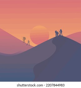 Senderismo por la montaña al atardecer