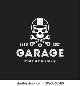 hipster classic garage logo, skull wearing helmet motorcycle club logo vector icon in black background. vintage retro style custom skeleton logo