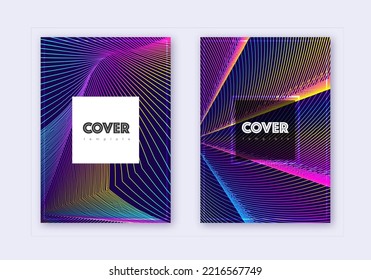 Conjunto de plantillas de diseño de portada Hipster. Líneas abstractas del arcoiris sobre fondo azul oscuro. Diseño creativo de portada. Catálogo memorable, afiche, plantilla de libro, etc.