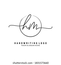 HM Modelo de logotipo de escritura a mano inicial vector