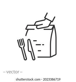 ícono de comida de entrega a domicilio, hombre con bolsa de papel con comida, mensajero con bolsa de papel, entrega de orden manual, símbolo de línea delgada sobre fondo blanco - ilustración de vector de trazo editable