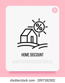 Icono de línea delgada de descuento en casa. Venta inmobiliaria. Caída de precios. Ilustración vectorial moderna.