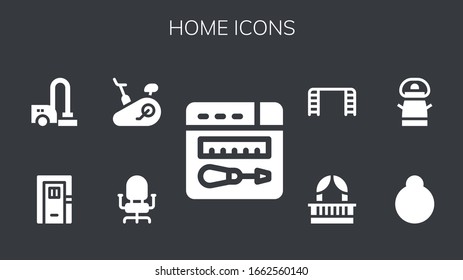 conjunto de iconos de inicio. 9 iconos domésticos rellenos. Incluye reparación, silla, bicicleta estática, puerta, limpiador de vacío, ubicación, cubo, Balcón, iconos de la placa