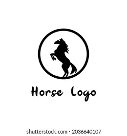 logotipo vectorial de caballo, diseño del logotipo de Paladin Horse Warrior medieval con película de cine de carrete. icono de logotipo