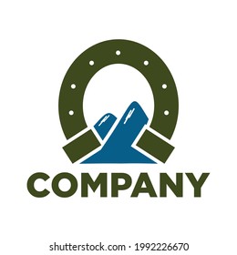 horseshoe logo design with mountain vector graphic