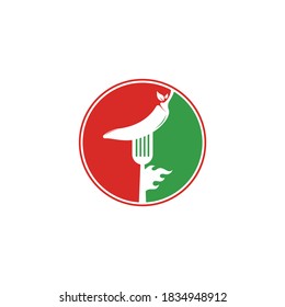 Hot Chili mit Gabel Logo Design. Chilis und Gabel Logo Vorlage geeignet für scharfe Speisen, Speisekarte.