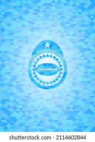icono de hot dog dentro del emblema del mosaico azul cielo. 