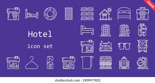 conjunto de iconos del hotel. estilo de icono de línea. iconos relacionados con el hotel como cama, maleta, sillón, toalla, toallas, percha de puerta, flotador, casa, percha, motel, edificio de oficinas, edificio