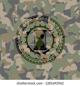 hourglass icon on camo pattern