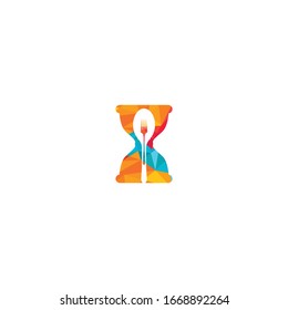 Hourglass und Spoon mit Gabellogo-Design. Restaurant Logo Vektorillustration Design.