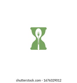 Hourglass y Spoon con el logo de la horquilla. Diseño vectorial del logo del restaurante.	
