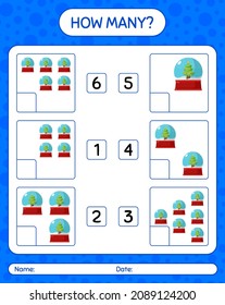 Wie viele zählen Spiel mit Glasschneeball. Arbeitsblatt für Vorschulkinder, Kinderaktivität