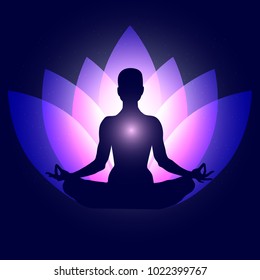 Menschlicher Körper in Yoga lotus asana auf neonvioletten Lotus-Blüten und dunkelblauer Raum mit Sternen Hintergrund. Vektorgrafik eps10. Internationaler Yogatag