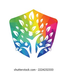 Plantilla de diseño del logotipo del árbol de la educación humana. Estudiantes con vector del logotipo de la tapa de graduación.	