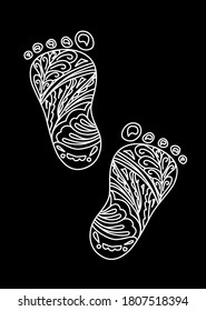 menschlicher Fußabdruck. Vektorgrafik. Design-Element einzeln auf schwarzem Hintergrund. Zentangle und Doodle-Stil.