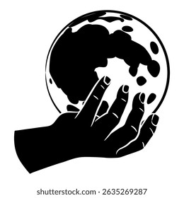 Mano humana sosteniendo luna llena o bola de cristal para espantar la adivinación. Silueta en blanco y negro.