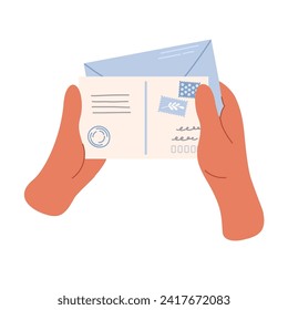 Der Mensch hält einen Umschlag mit einer Postkarte in den Händen. Senden und empfangen Sie Briefe. Lieferung, Botschaft, Kommunikationskonzept. Einzige Vektorgrafik.