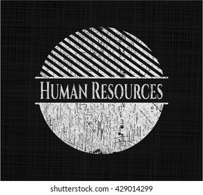 Emblema de tiza de recursos humanos escrito en una pizarra