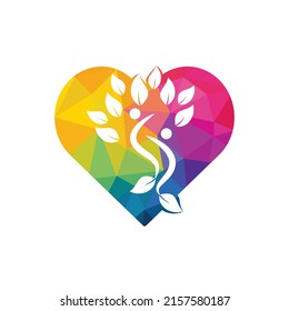 Diseño del logo del árbol humano y el corazón. Concepto de logotipo de salud y naturaleza.