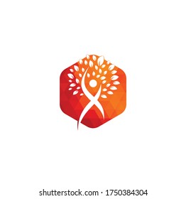 Diseño del logotipo de árbol humano. Logotipo del árbol de personas saludables.	
