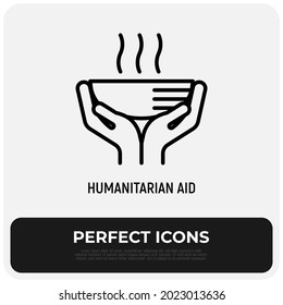 Icono de delgada línea de ayuda humanitaria, manos dando sopa caliente. Ilustración vectorial moderna de la caridad.