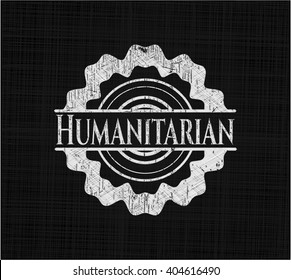 Escrito humanitario en una pizarra