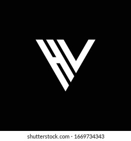 Monograma de la letra del logotipo HV con la plantilla de diseño de formas triangulares aislada en fondo negro