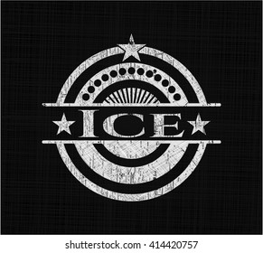 Emblema de tiza de hielo, estilo retro, tiza o textura de pizarra