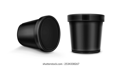 Mockups de contêiner de sorvete em conjunto isolado no fundo branco. Ilustração realista vetorial de papel ou copo de plástico coberto com tampa, pacote de alimentos para iogurte ou gelato com espaço em branco para marca