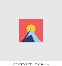 diseño del logotipo de la montaña helada y del Vector solar, uso conveniente para el símbolo, el icono y el diseño del elemento para describir el senderismo, el amanecer o la cumbre 