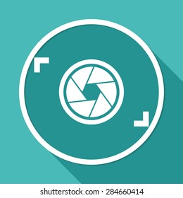 Icon Camera on white circle with a long shadow