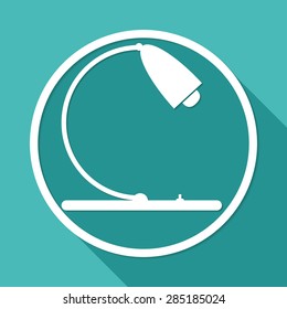 Icon Light bulb on white circle with a long shadow