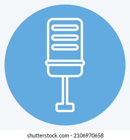 Icono Tabla Micrófono - Estilo Ojos Azules - Ilustración simple, Buena para impresiones , Anuncios, Etc