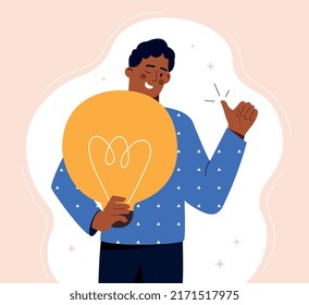 Concepto de desarrollo de ideas. Un hombre sonriente sostiene una gran bombilla de luz en sus manos y sonrisas. La lluvia de ideas y el pensamiento creativo. Nuevas soluciones para el crecimiento empresarial y profesional. Dibujo vectorial plano de dibujos animados