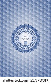 Ideensymbol im blauen Hexagon-Button. 