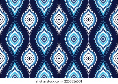 Patrón inestable de la etnia ikat. Resumen ogee texturizado fondo. Diseño de papel pintado, alfombra, ropa. Vector bohemio tradicional, patrón de bordado.