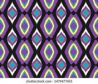 Ikat geometric folklore ornament with diamonds. Tribal ethnic vector texture. Seamless striped pattern in Aztec style. Folk embroidery. Indian, Scandinavian, Gypsy, Mexican, African rug. 
