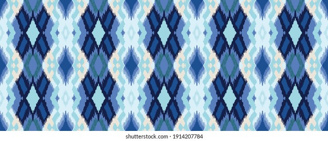 Ikat geometric folklore ornament with diamonds. Tribal ethnic vector texture. Seamless striped pattern in Aztec style. Folk embroidery. Indian, Scandinavian, Gypsy, Mexican, African rug.