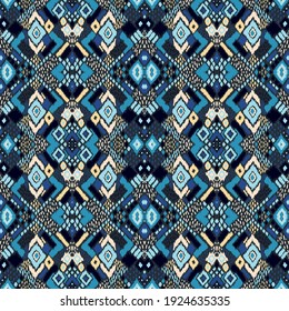 Ikat geometric folklore ornament with diamonds. Tribal ethnic vector texture. Seamless striped pattern in Aztec style. Folk embroidery. Indian, Scandinavian, Gypsy, Mexican, African rug. 