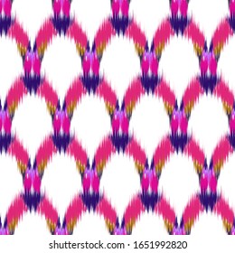 Ikat nahtlose farbige geometrische Muster. Abstrakte Hintergrundtextur.