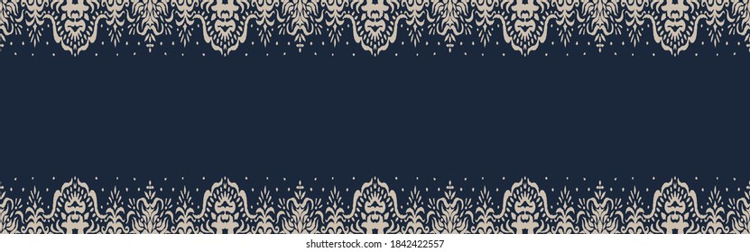 Patrón ininterrumpido de Ikat. Borde con copos de nieve. Lugar de apertura. Antecedentes de Navidad de Año Nuevo. Huella shibori de tinte vectorial con rayas y chevron. La tinta textura el fondo japonés. Moda bohemia. 