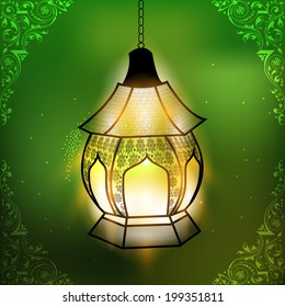 Linterna árabe iluminada con un brillante diseño floral decorado con fondo verde para el mes sagrado de la comunidad musulmana Ramadan Kareem. 