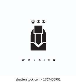 
Illustration bestehend aus einem Bild eines Bösen und einem Hammer in Form eines Symbols oder Logos