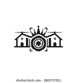 Illustration home with lens camera in the middle of the middle of the house that is ready to shoot too propeller blades on the roof of the roof of the building that gives the impression of a modern