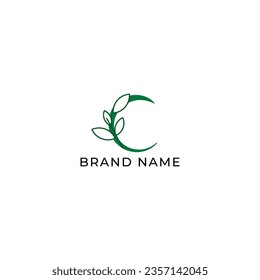 LETRA DE ILUSTRACIÓN C CON PLANTILLA DE COLOR VERDE DE ICONO DE LOGOTIPO GEOMÉTRICO DE HOJA ELEMENTO DE DISEÑO MINIMALISTA SENCILLO VECTOR BUENO PARA APLICACIONES, MARCA 
