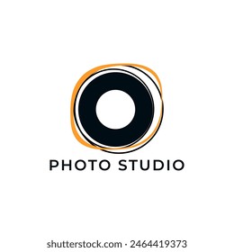 ILLUSTRATION FOTOGRAFIE ABSTRAKTE KAMERAOBJEKTIV EINFACHE LOGO-SYMBOL SCHWARZ ORANGE FARBE VORLAGE DESIGN ELEMENT VEKTORGRAFIK. GUT FÜR FOTOSTUDIO, APP